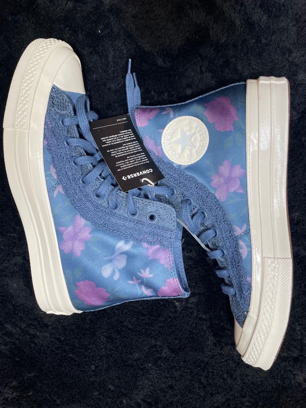 Trendy Beautiful Converse (Chuck Taylor)